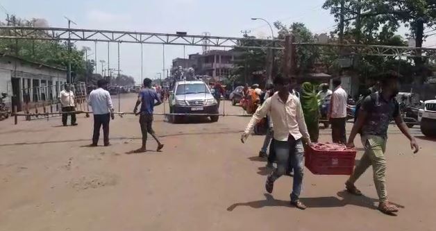 गैरकानुनी रूपमा भित्र्याइएका सामान बरामद